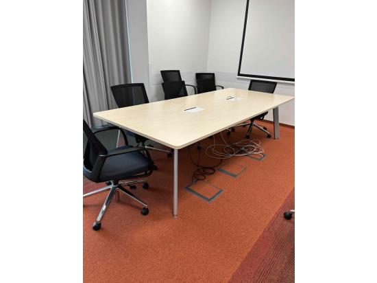 Stół konferencyjny